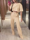 Conjunto de Dos Piezas: Top de Manga Corta con Cuello Redondo y Pantalones Rectos de Cintura Alta Luxeira