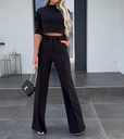 Conjunto de Dos Piezas: Top de Manga Corta con Cuello Redondo y Pantalones Rectos de Cintura Alta Luxeira