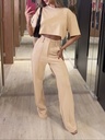 Conjunto de Dos Piezas: Top de Manga Corta con Cuello Redondo y Pantalones Rectos de Cintura Alta Luxeira