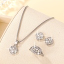 Set de Joyería de Lujo con Diamantes de Imitación - Incluye Collar, Aretes y Anillo