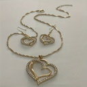 Conjunto de Joyería Estilo Coquette: Collar y Pendientes con Diseño de Corazón Brillante