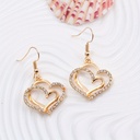 Conjunto de Joyería Estilo Coquette: Collar y Pendientes con Diseño de Corazón Brillante