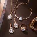 Set de 5 Piezas de Joyería: Colgantes de Diamantes de Imitación en Forma de Gota, Collar, Aretes y Anillo