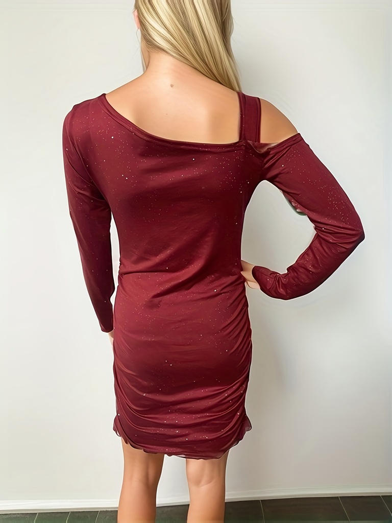 Vestido de Hombros Descubiertos y Manga Larga Luxeira