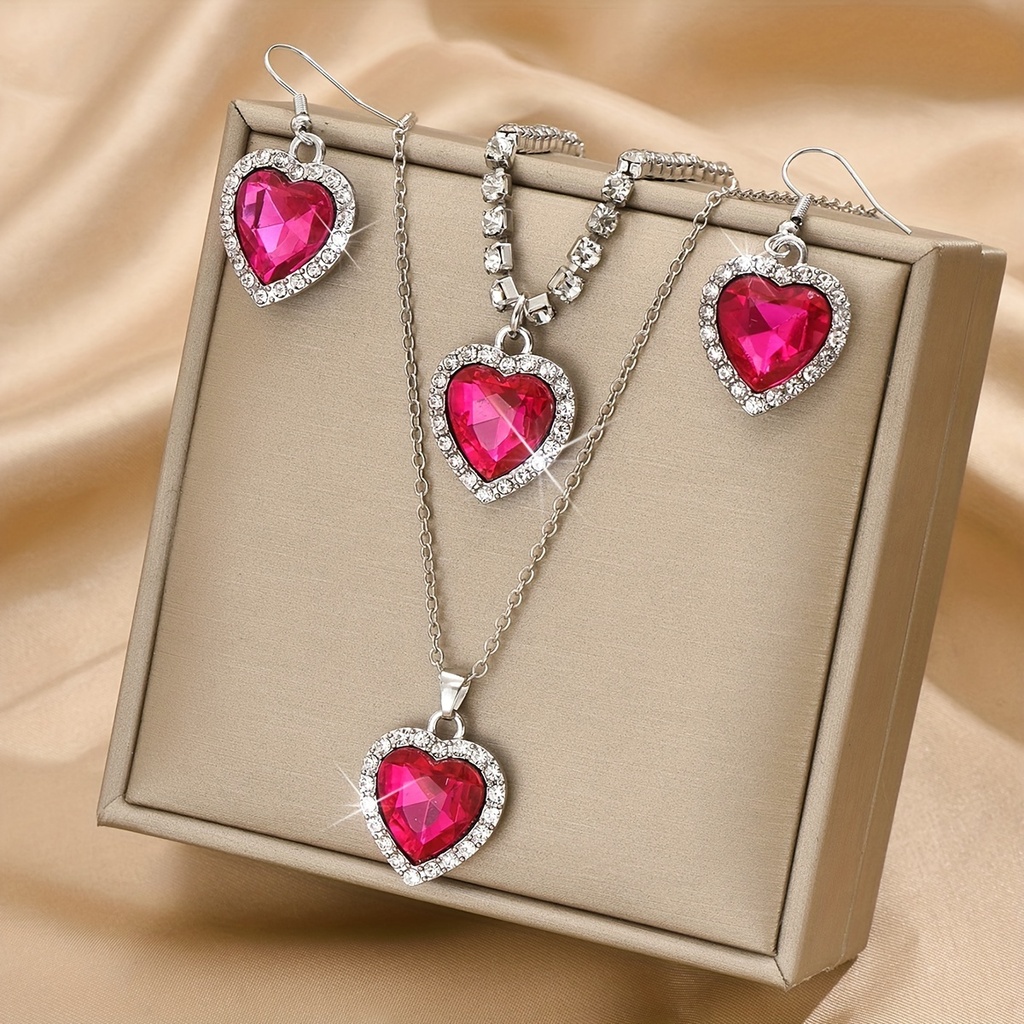 Conjunto de 3 Piezas: Collar, Pulsera y Aretes Plateados con Pedrería Brillante Luxeira