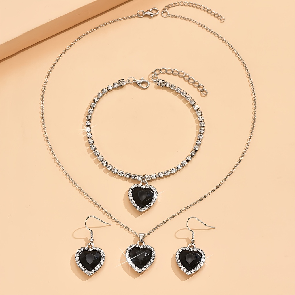 Conjunto de 3 Piezas: Collar, Pulsera y Aretes Plateados con Pedrería Brillante Luxeira