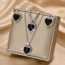 Conjunto de 3 Piezas: Collar, Pulsera y Aretes Plateados con Pedrería Brillante Luxeira