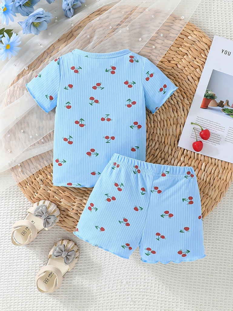Conjunto de Camiseta y Short con Estampado de Cerezas Luxeira