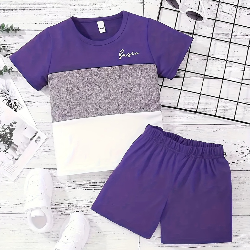 Conjunto de Camiseta y Short con Estampado de Letras y Bloques de Color Luxeira