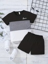 Conjunto de Camiseta y Short con Estampado de Letras y Bloques de Color Luxeira