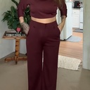 Conjunto de Top Elegante Cropped y Pantalones de Pierna Ancha de Cintura Alta Luxeira