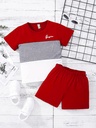 Conjunto de Camiseta y Short con Estampado de Letras y Bloques de Color Luxeira
