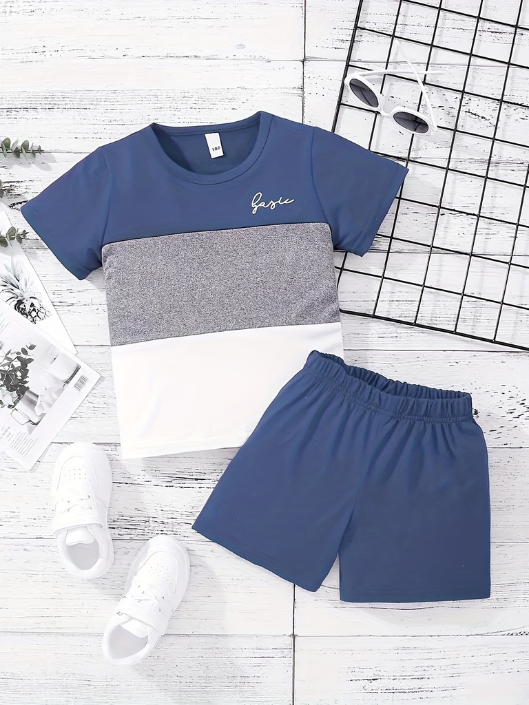 Conjunto de Camiseta y Short con Estampado de Letras y Bloques de Color Luxeira