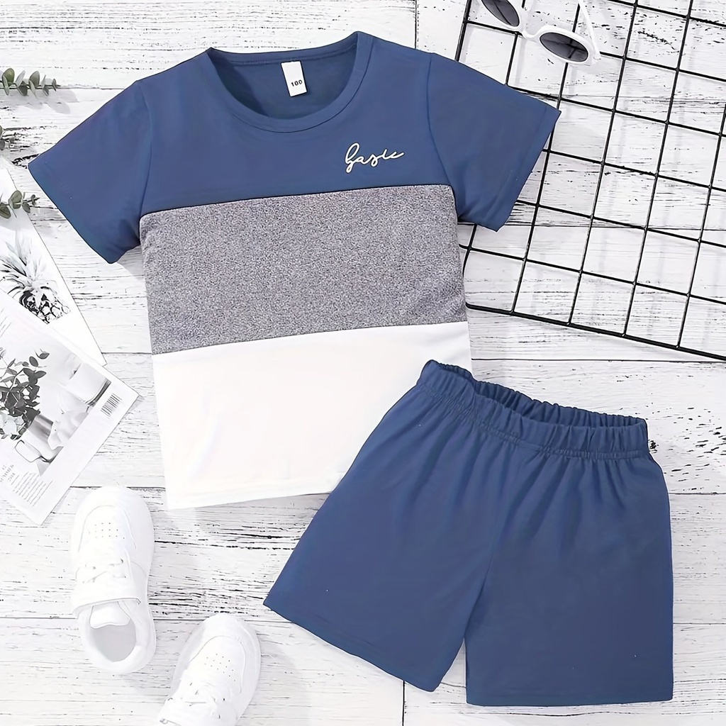 Conjunto de Camiseta y Short con Estampado de Letras y Bloques de Color Luxeira