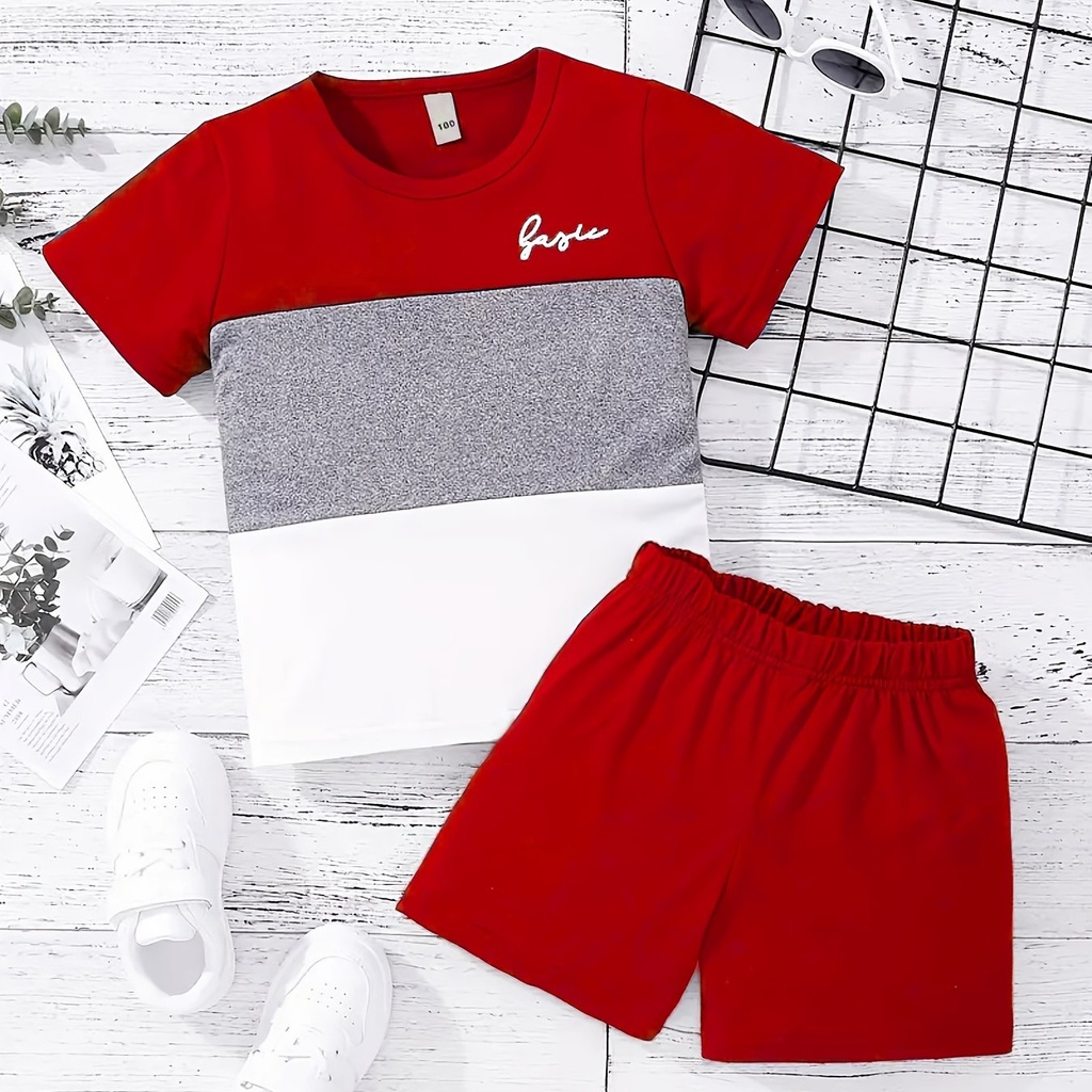 Conjunto de Camiseta y Short con Estampado de Letras y Bloques de Color Luxeira