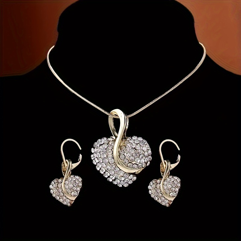 Set de 5 Piezas en Forma de Corazón:Collar, Aretes, Pulsera y Anillo on Brillantes Piedras