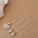 Set de 5 Piezas en Forma de Corazón:Collar, Aretes, Pulsera y Anillo on Brillantes Piedras