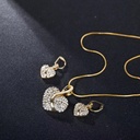 Set de 5 Piezas en Forma de Corazón:Collar, Aretes, Pulsera y Anillo on Brillantes Piedras