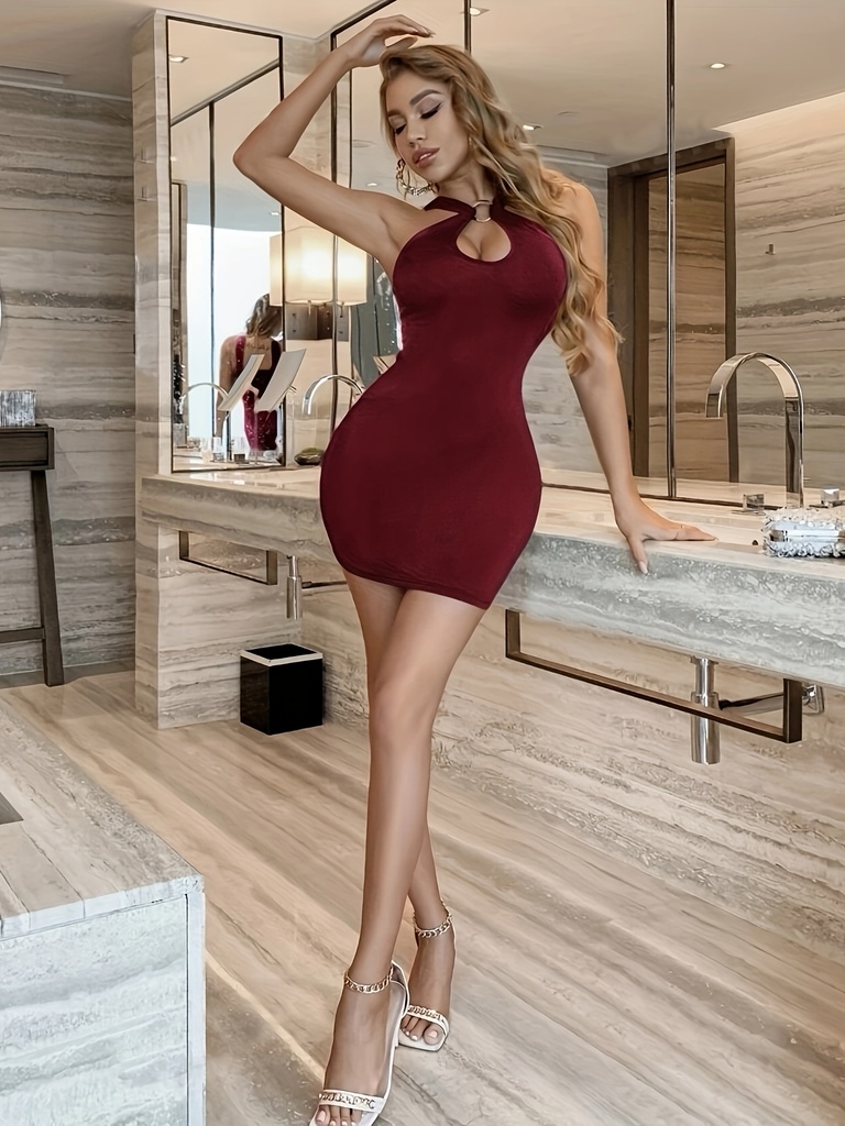 Vestido con Corte Frontal y Detalle de Anillo Luxeira