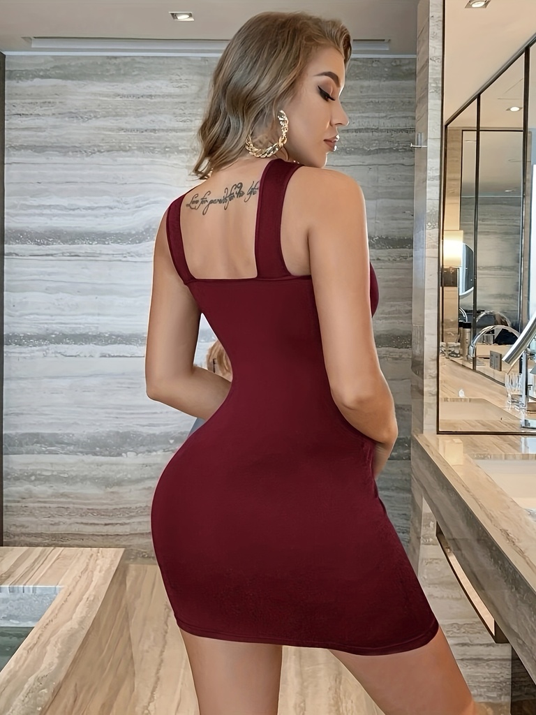 Vestido con Corte Frontal y Detalle de Anillo Luxeira