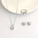 Set de 4 Piezas de Joyería: Collar, Anillo y Aretes Elegantes