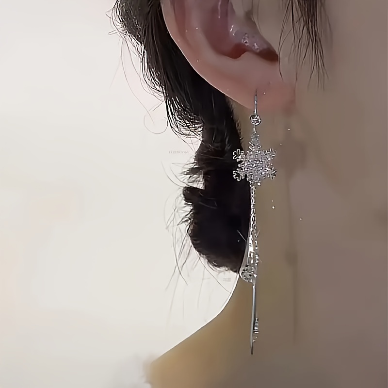 Pendientes Colgantes con Diseño de Copos de Nieve