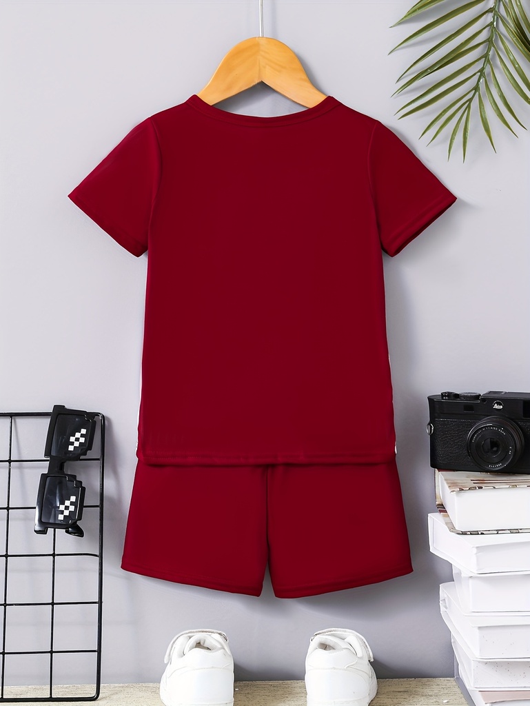 Conjunto de Camiseta con Estampado BELIEVE y Short Luxeira