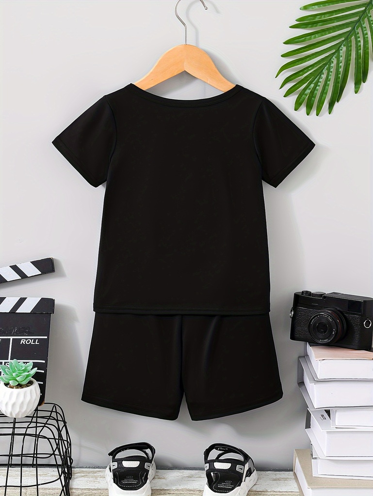 Conjunto de Camiseta con Estampado BELIEVE y Short Luxeira