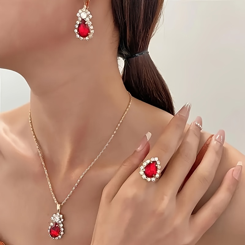Set de 4 Piezas con Diamantes de Imitación: Collar, Pendientes y Anillo