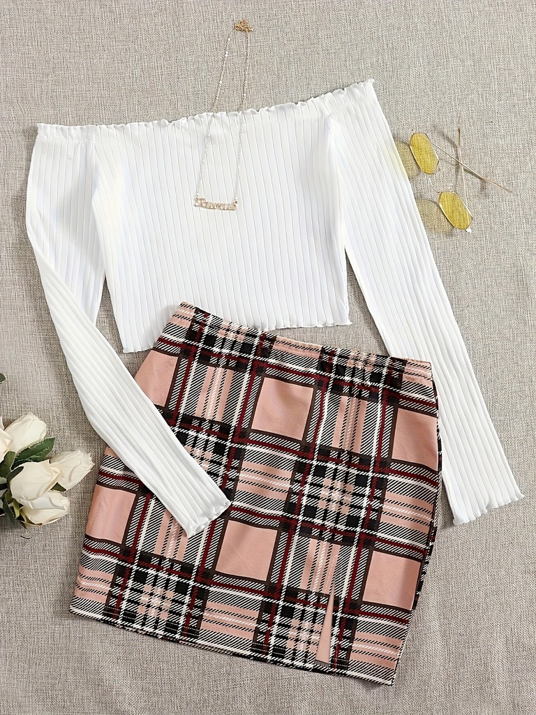 Conjunto de Falda a Cuadros y Top de Manga Larga con Hombros Descubiertos Luxeira