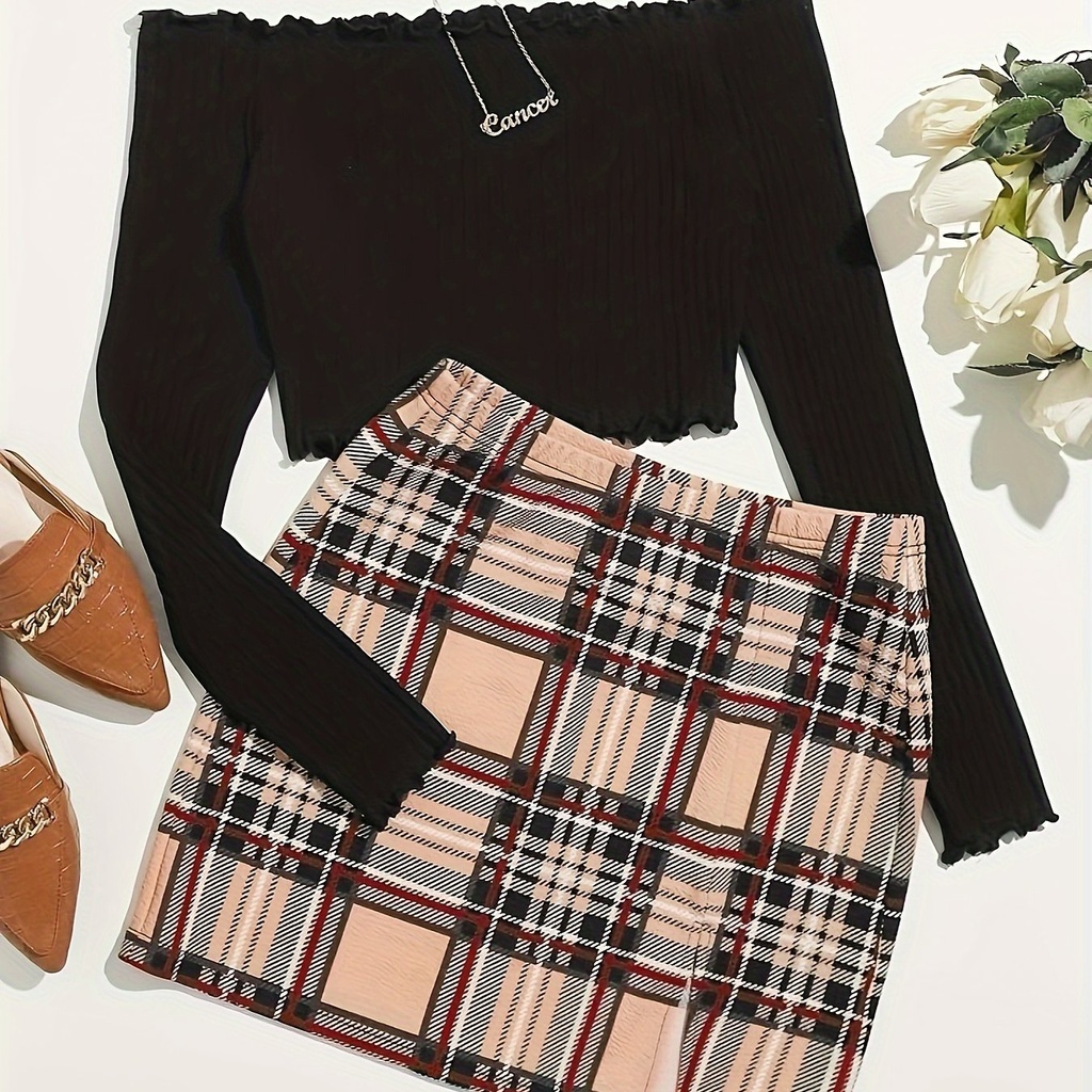 Conjunto de Falda a Cuadros y Top de Manga Larga con Hombros Descubiertos Luxeira
