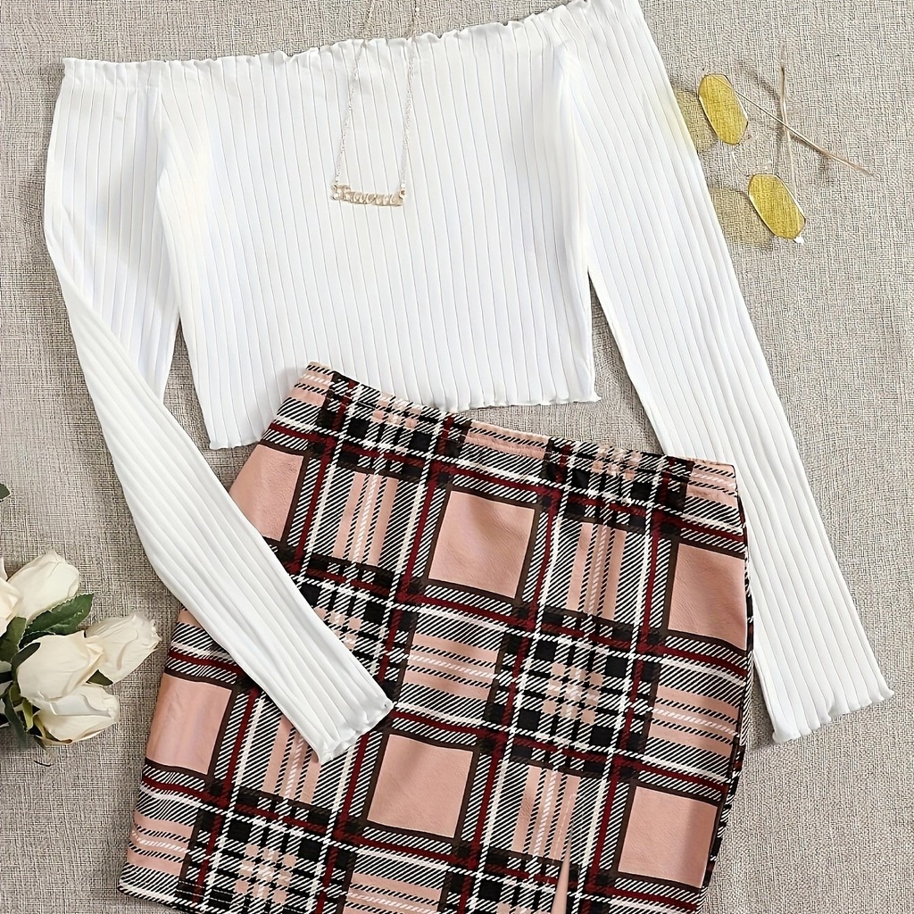 Conjunto de Falda a Cuadros y Top de Manga Larga con Hombros Descubiertos Luxeira