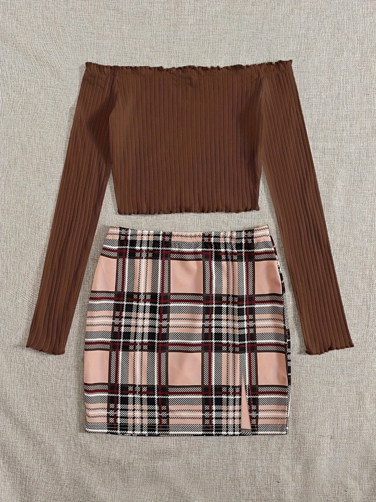 Conjunto de Falda a Cuadros y Top de Manga Larga con Hombros Descubiertos Luxeira
