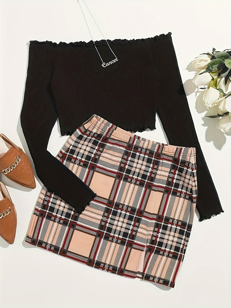 Conjunto de Falda a Cuadros y Top de Manga Larga con Hombros Descubiertos Luxeira