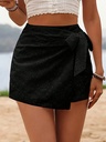 Falda Short con Lazo Bordado y Detalles de Ojales Luxeira