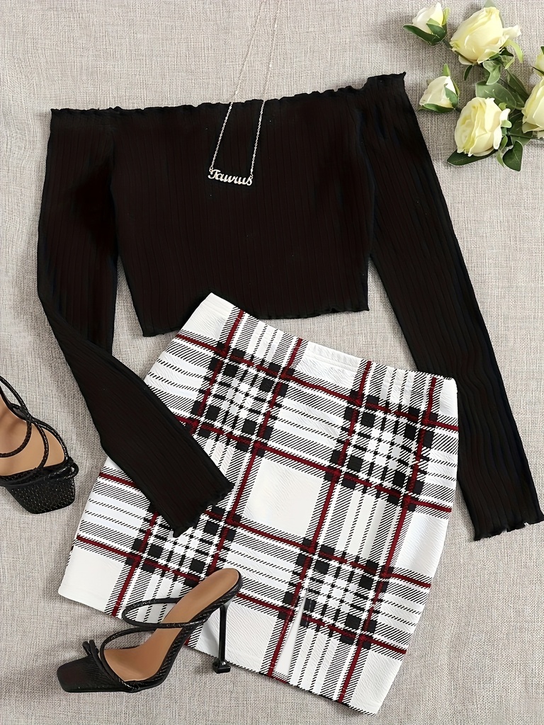 Conjunto de Falda a Cuadros y Top de Manga Larga con Hombros Descubiertos Luxeira