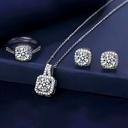 Set de 4 Piezas de Joyería: Collar, Anillo y Aretes Elegantes