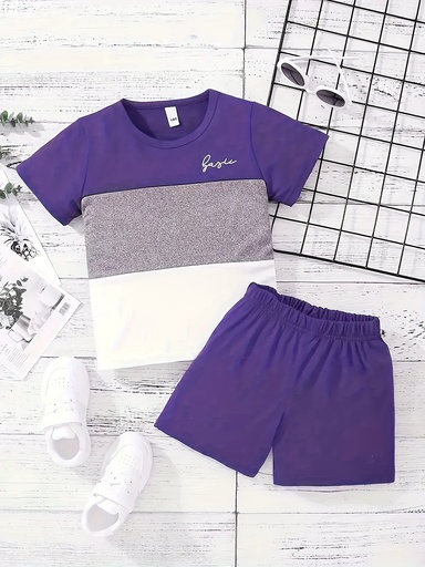 Conjunto de Camiseta y Short con Estampado de Letras y Bloques de Color Luxeira